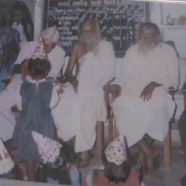 વિકલાંગોને સહાય