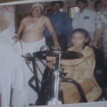 વિકલાંગોને સહાય